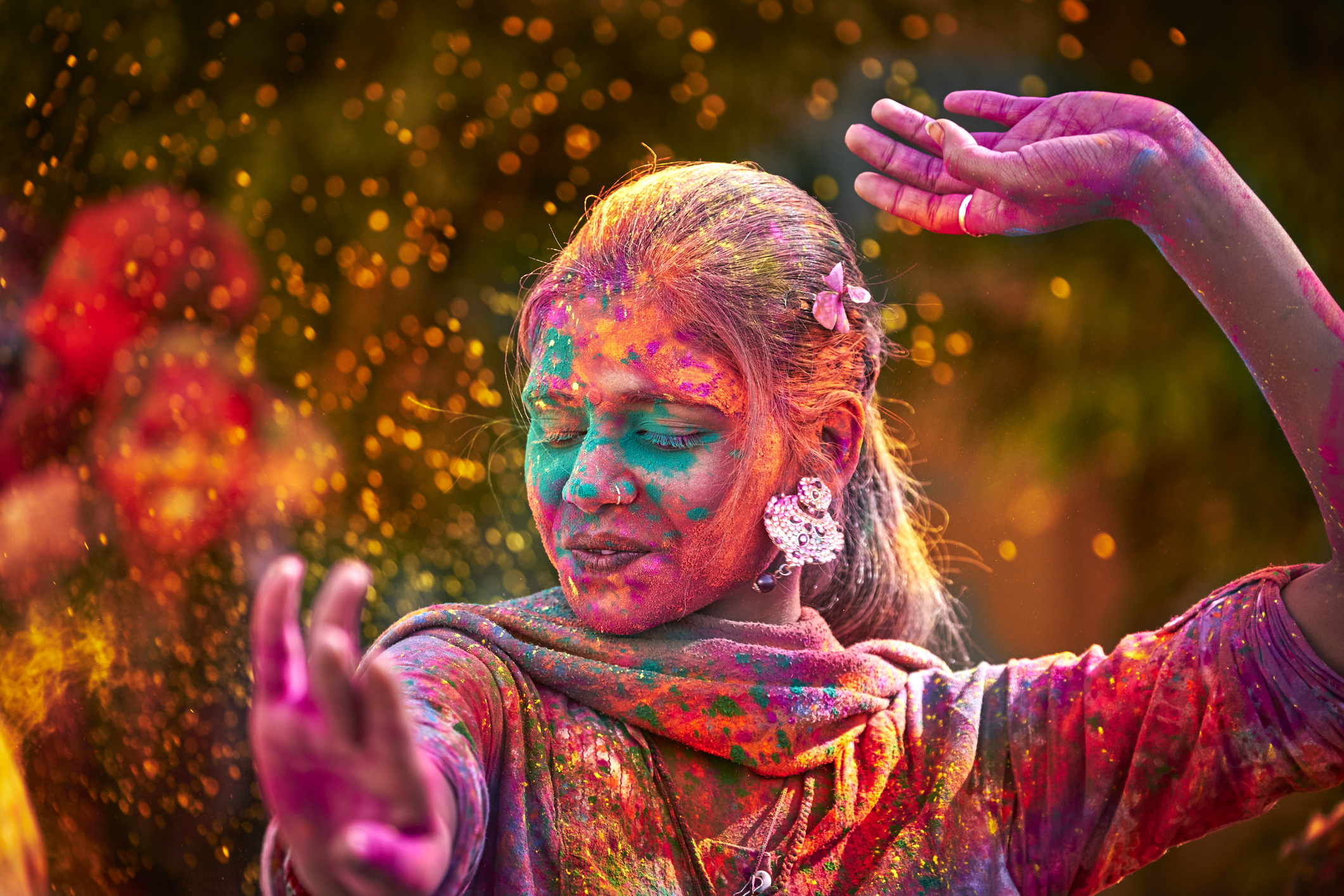 Krishna-india-asia-Festival-Holi-festival-del-color-viajes-de-aventura-viajes-alternativos-turismo-responsable-viajes-en-grupo-viajar-en-grupo-viajar-sola-viajar-solo