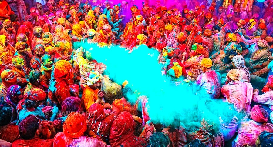 multicolor-india-asia-Festival-Holi-festival-del-color-viajes-de-aventura-viajes-alternativos-turismo-responsable-viajes-en-grupo-viajar-en-grupo-viajar-sola-viajar-solo