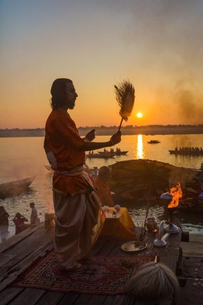 Ceremonia Varanasi India - 3000km-Viajes-Aventura-Alternativos-Mochilero