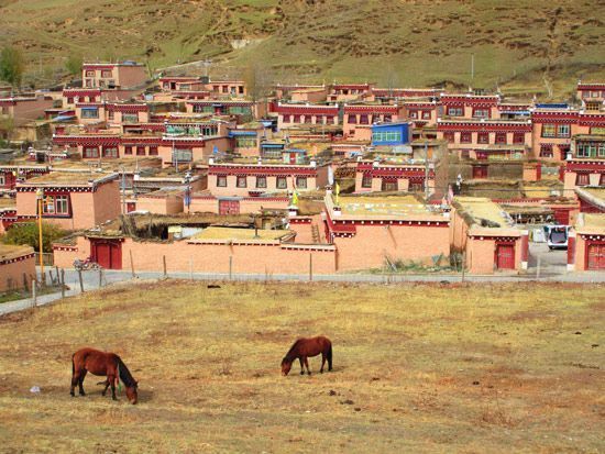 Litang-China-Tibet-3000KM-Viajes-Aventura-Alternativos-Mochilero-Turismo_Responsable